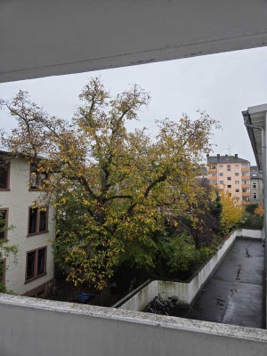 Attraktive 2-Zimmerwohnung mit Balkon und EBK im 2. OG in Offenbach Stadtmitte