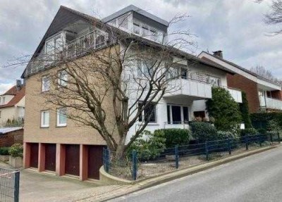 Exklusive 3-Zimmer-Dachgeschosswohnung mit geh. Innenausstattung mit Balkon und EBK in Bielefeld