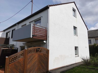 Familienfreundliches Reiheneckhaus mit schönem Garten in Magstadt