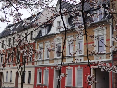 Ruhige 3,5-Zimmer Wohnung im DG mit Balkon in einem Gründernung mit geh. Innenausstattung mit Balkon