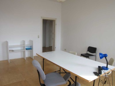 Sehr helle, teilmöblierte 3-Zimmer-Wohnung im Zentrum Leipzigs zur Zwischenmiete