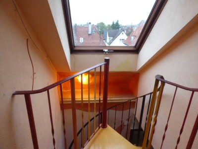 teilrenovierte Wohnung für eine WG