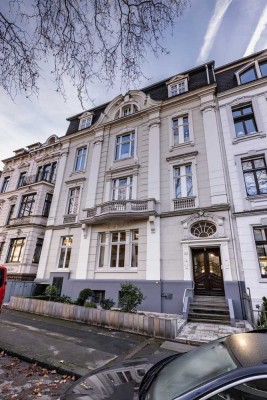 BIK: EIN JUWEL FÜR ALTBAULIEBHABER! Charmante 5-Zimmer-Wohnung Nähe Nordbahntrasse!