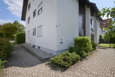 Große Dachgeschosswohnung mit geräumiger Loggia