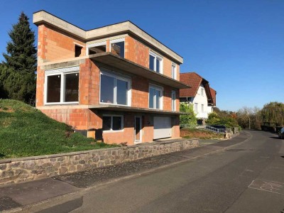 Zweifamilienhaus im Rohbau. Hervorragende Lage mit traumhafter Aussicht in Nidda