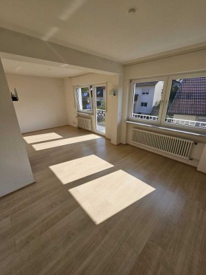 + Schöne 1,5-Zimmer Wohnung zur Miete + ca. 45 qm Wfl. + Balkon + EBK + 1. OG + TOP Lage Iffezheim +