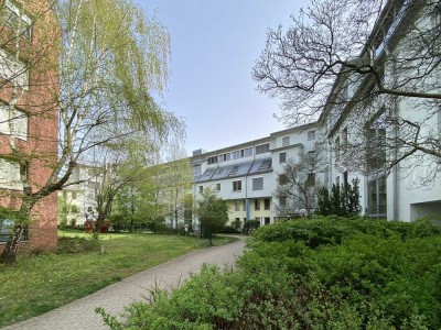 TOP LAGE NÜRNBERG-WÖHRDER SEE: 3-ZI-WOHNUNG MIT GROSSER DACHTERRASSE, EINBAUKÜCHE UND TG-STELLPLATZ