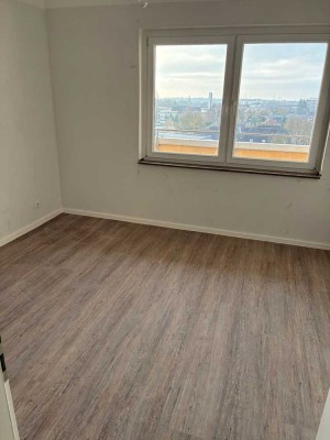 !!!1600/47202/45 Sportlich im 7.OG - 2-Zimmer-Wohnung in Neuss!!!