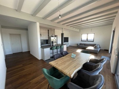 Neuwertige Penthouse ETW mit tollem Ausblick in Randlage von Böhmenkirch