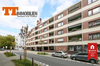 TT bietet an: 3-Zimmer-Wohnung mit Süd-Balkon, Aufzug und PKW-Stellplatz in WHV-Mitte!