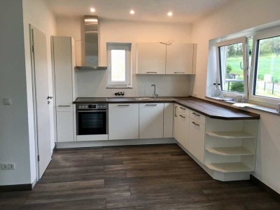 Neuwertige 2,5-Zimmer-Wohnung mit EBK in Reckenroth