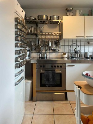 Von privat:  Charmante 2 Zimmer-Wohnung mit Aussicht über die Dächer von Gablenberg