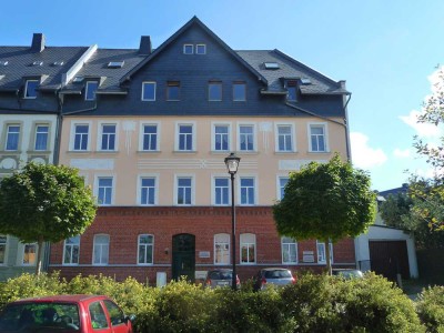 *Über den Dächern - schicke 2-ZKB-Wohnung im Zentrum von Zwönitz*