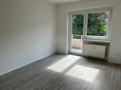 Helle 2-Zimmer Wohnung mit Balkon, bezugsfrei ab sofort