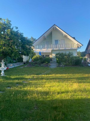 Exklusives, großes und neuwertiges Haus mit acht Zimmern in Homburg-Reiskirchen