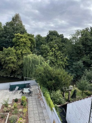 Helle 4-Zimmer Wohnung mit Balkon mitten in der Stadt mit Blick auf Krückau und Steindammpark