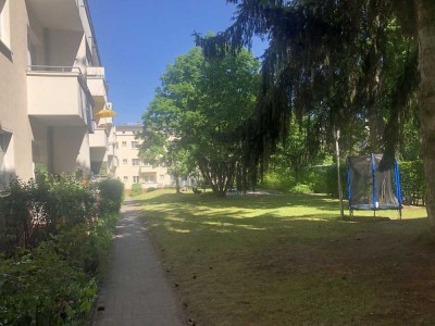 Mit Süd-Balkon, ruhig und grün wohnen