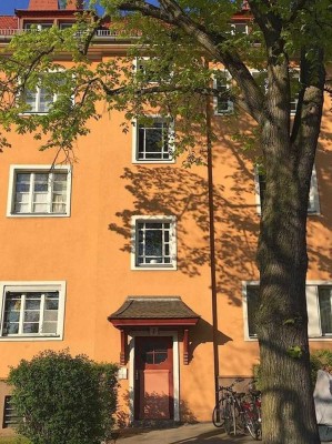 Modernisierte 2-Zi. Wohnung in grüner Lage: sehr gut vermietet, Eigennutzung möglich!