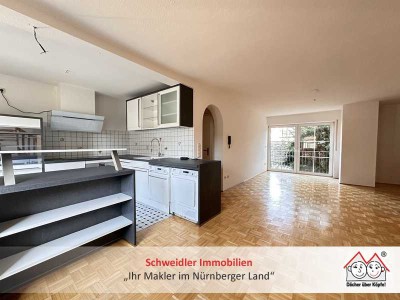 Altstadtglück: Schöne 2-Zimmer-Maisonette-Wohnung mit Balkon am Laufer Marktplatz