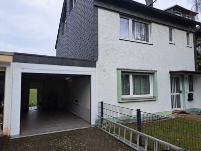 Gepflegtes Reihenendhaus mit ausgebautem Dachgeschoss, Garten und Garage