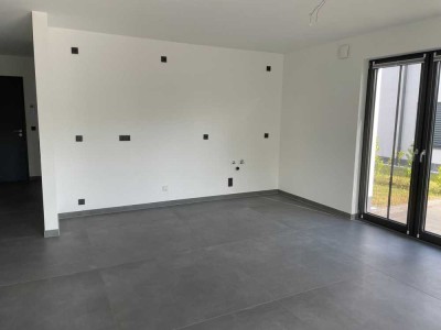Ansprechende und neuwertige 2-Zimmer-Erdgeschosswohnung mit geh. Innenausstattung mit Balkon