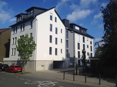 +++ 4-Zi.-Whg. mit Balkon, EBK, PKW-Stellplatz, Aufzug! +++