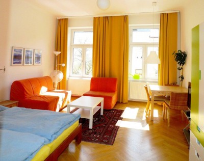 Provisionsfrei ! Traumhafte, südseitig ausgerichtete Wohnung ganz in der Nähe der Wirtschaftsuni !