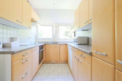 Gut geschnittene 4-Zi.-Whg. mit Balkon, Pkw-Stpl. und Einliegerwohnung in S-Büsnau