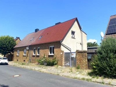 Ländlich gelegene Doppelhaushälfte mit Nebengelass und  Gartengrundstück im Ortsteil Ramsin