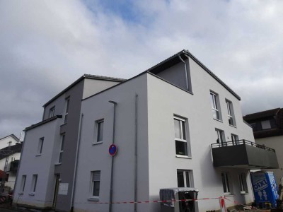 Neubau / Erstbezug:  exklusive 2-Zimmer-Wohnung mit Balkon, Lift u. 2 Stellplätzen