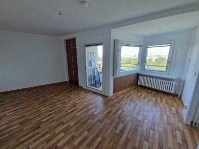 Dieser Blick verzaubert euch den Tag - 2-Zimmer-Wohnung mit Balkon in Siemensstadt!