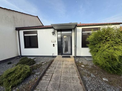 Elegantes 6-Zimmer Reihenhaus mit Einfamilienhaus-Charakter in Edigheim mit schönen Garten und Teich