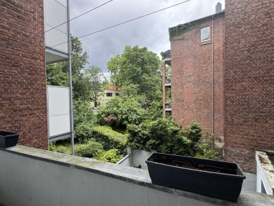 TOP Lage!  3 Zi Altbau Wohnung mit Balkon- in Rheinnähe