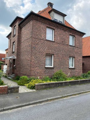 Altbau Erdgeschosswohnung in zentraler Lage