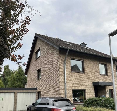 Familienfreundliche Doppelhaushälfte mit 2 Garagen in Bielefeld-Schildesche