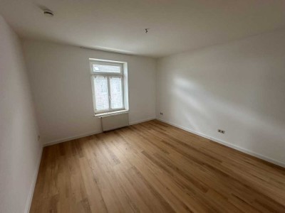 Charmante Maisonette-Wohnung: Frisch renovierter Erstbezug