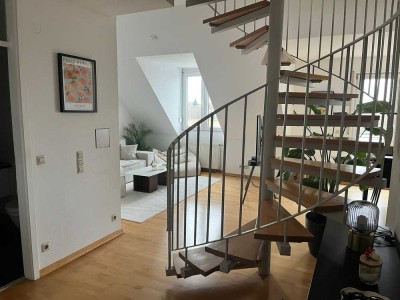 Sehr helle 3-Zimmer Maisonette-Wohnung im 4. OG mit Balkon Nähe städt. Klinikum