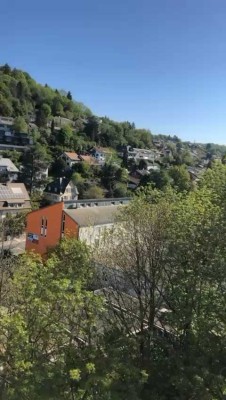 Wir suchen einen Nachmieterin für unsere gut gelegene Wohnung nahe dem Stadtzentrum ab dem 01.09.