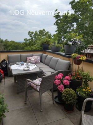 Stilvolle Altbauwohnung im 1. Obergeschoss einer beeindruckenden Villa
