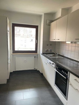 Mit Einbauküche und Balkon! Großzügige Wohnung in Hummelstein