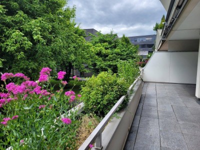 Wunderschöne 3- Zimmerwohnung in zentraler Lage mit herrlicher Terrasse!