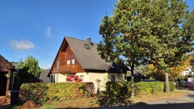 Traumhaus (158 m²) in toller, ruhiger Lage mit schönem Garten, Garage & Carport in Schwarzenberg