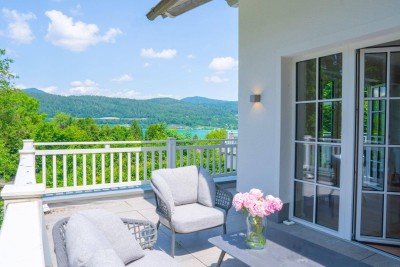 Stilvolle SEEBLICKVILLA mit- Outdoorpool - Seezugang &amp; Boje in idyllischer Waldrandlage WÖRTHERSEE