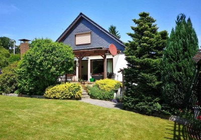 EFH mit Einliegerwohnung & Garten in Weyhe