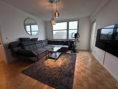Helle 2-Zimmer Wohnung mit Balkon in Düsseldorf-Mörsenbroich (nur mit Angebot zur Möbelübernahme)