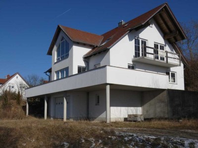 Rohbau in Traumlage am Südwesthang mit Blick in das Donautal