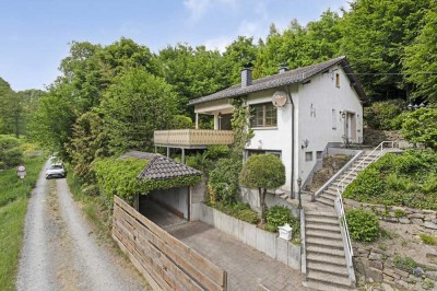 Eine Rarität für Individualisten-wohnen im eigenen Tal- 2 freistehende EFH mit 12.130 m² Grundstück