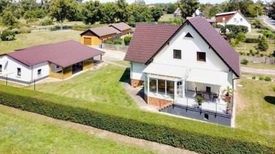 Zwei Traumhäuser für Generationen im  Naturpark Märkische Schweiz