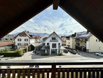 Exklusive, gepflegte 2-Zimmer-DG-Wohnung mit EBK in Murnau am Staffelsee