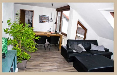 Attraktive 2 1/2 Zimmer DG-Wohnung in ruhiger Lage